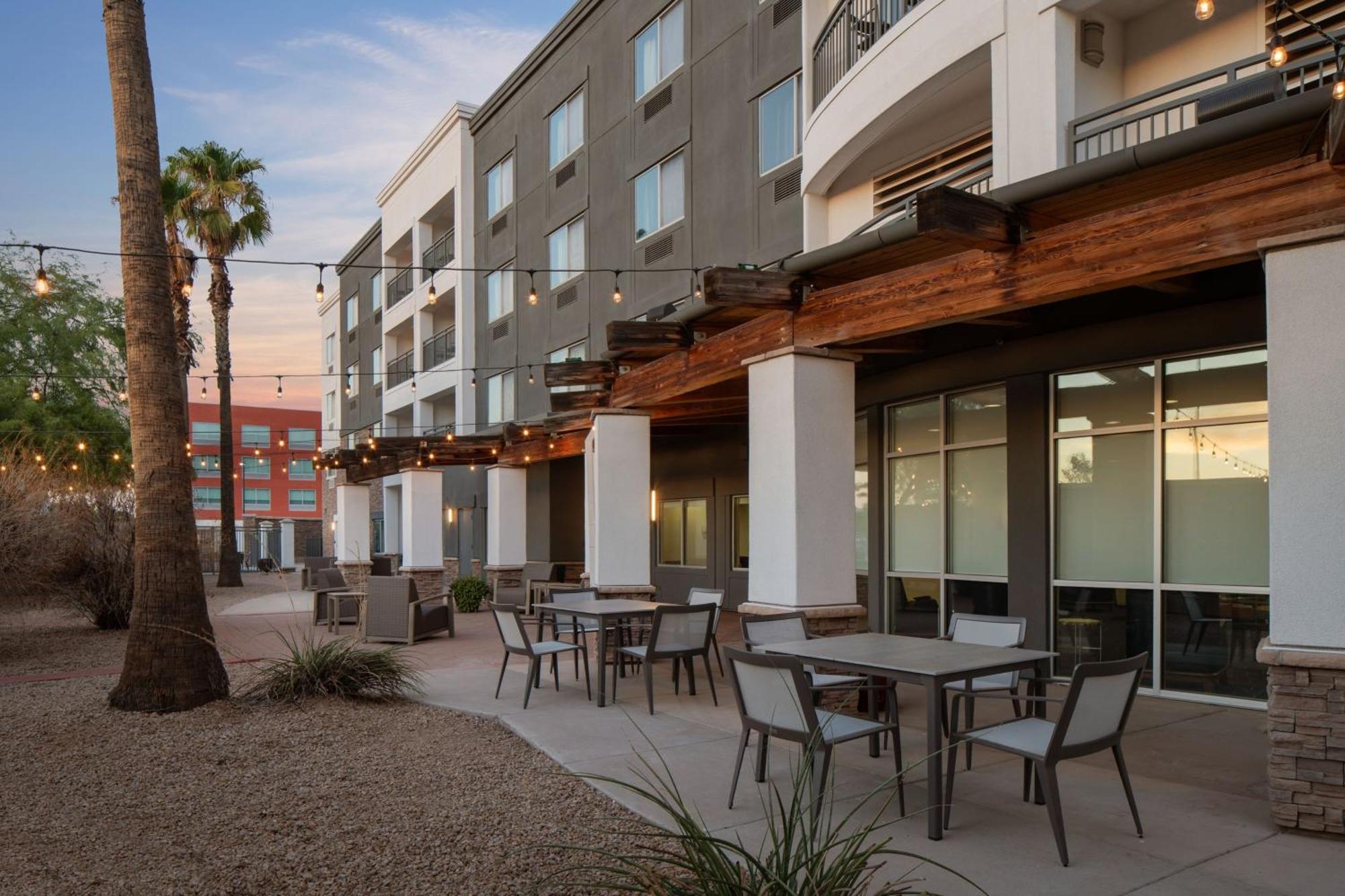 Courtyard By Marriott Phoenix West/Avondale Esterno foto